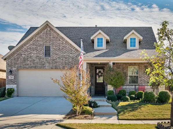 704 Louisville Rd, Aubrey, TX 76227