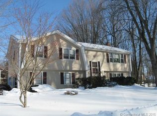 40 Hammick Rd, West Hartford, CT 06107