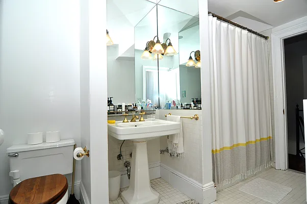 Rented by Compass | media 23