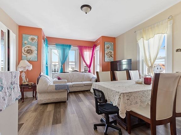 5th image of 311 Purchase St