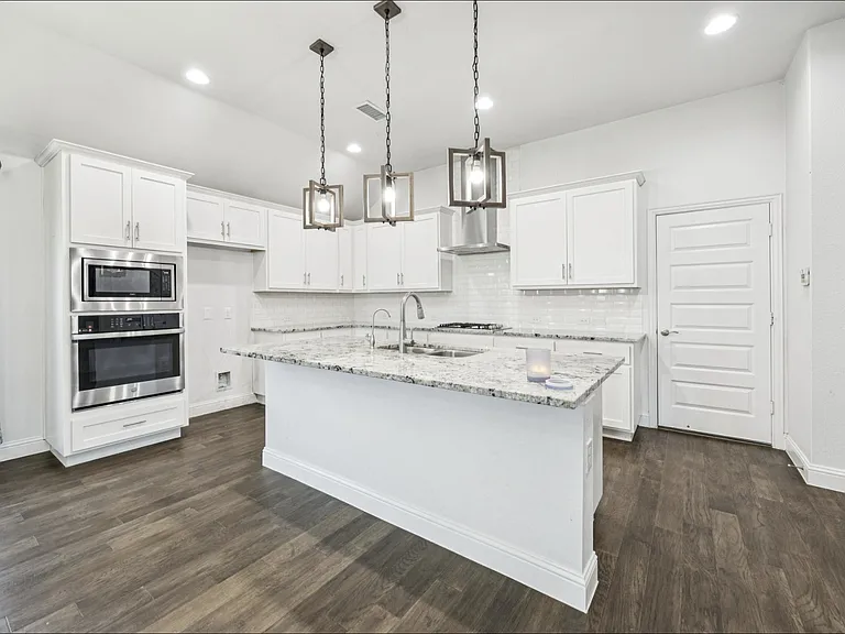 3201 Velma Ln — Photo 11