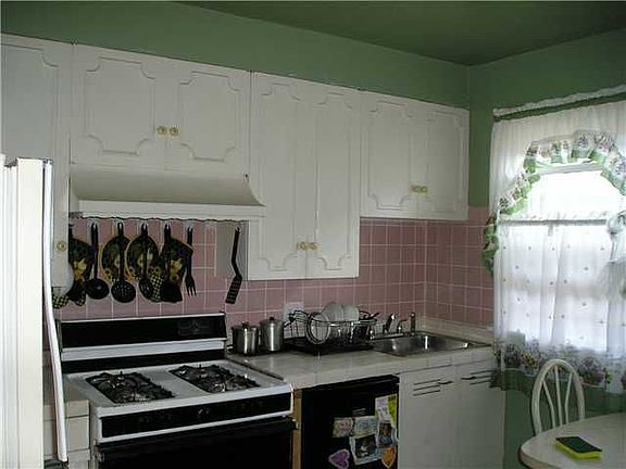 5th image of 79 E Morris Ave