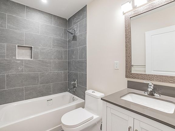 3rd image of 915 N 19th St #1-5