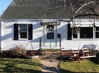 416 Elm St, Warwick, RI 02888