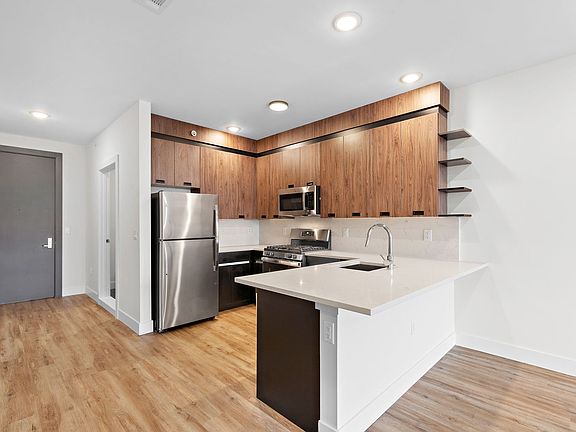 3rd image of 529 61st St Unit 206