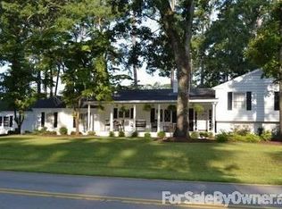 209 Country Club Dr, Trent Woods, NC 28562