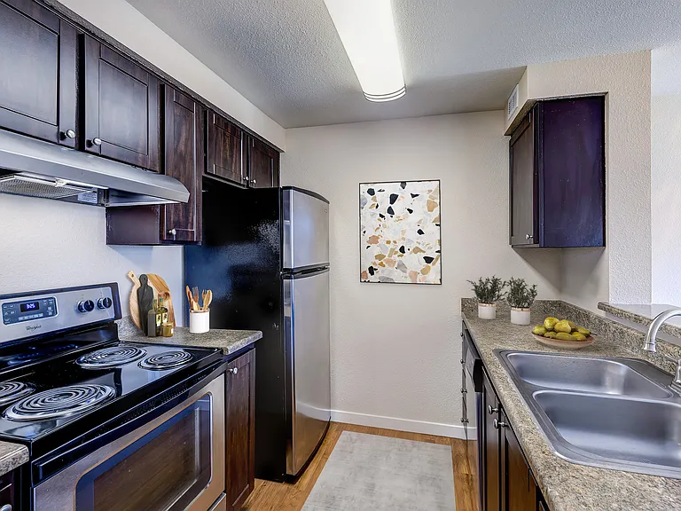 Bay Court at Harbour Pointe — Photo 32