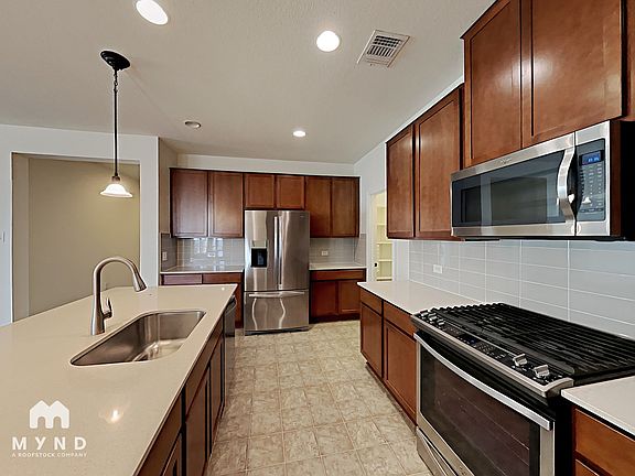 3rd image of 5805 Sardinia Dr