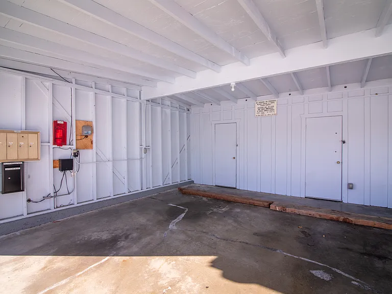 3335 Los Prados St #2 — Photo 23