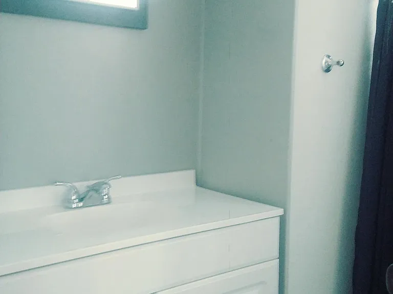 411 1/2 Penn St #B — Photo 8