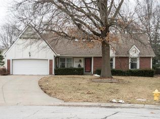 504 NE Wildplum Ct, Lees Summit, MO 64086