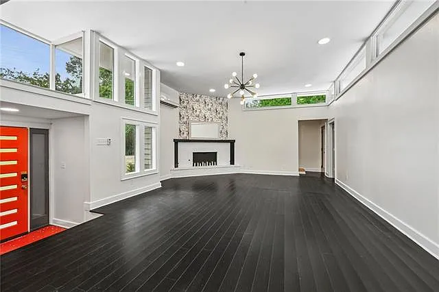 4 bed, 2.0 bath, 1800 sqft, $2,350 — Photo 3