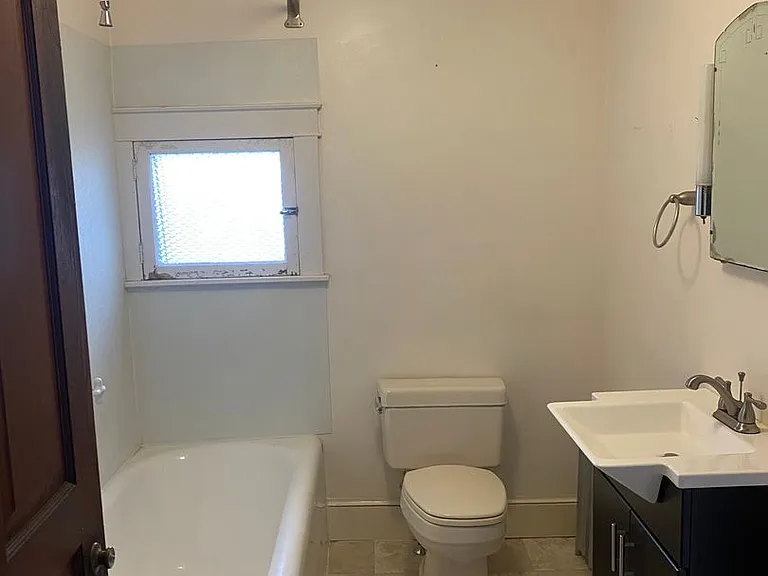 470 Maple St — Photo 25