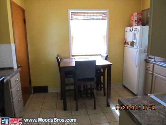 5th image of 1417 N Huston Ave