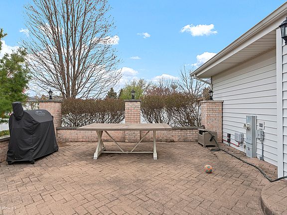 4th image of 31 Abbey Ct