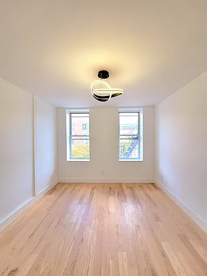 Rented by PL Realty | media 5