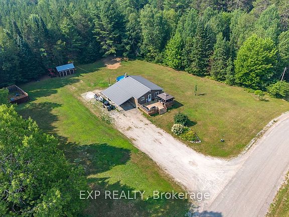 3rd image of 557 Pine St
