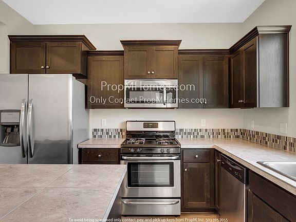 4th image of 3112 SE Brookwood Ave