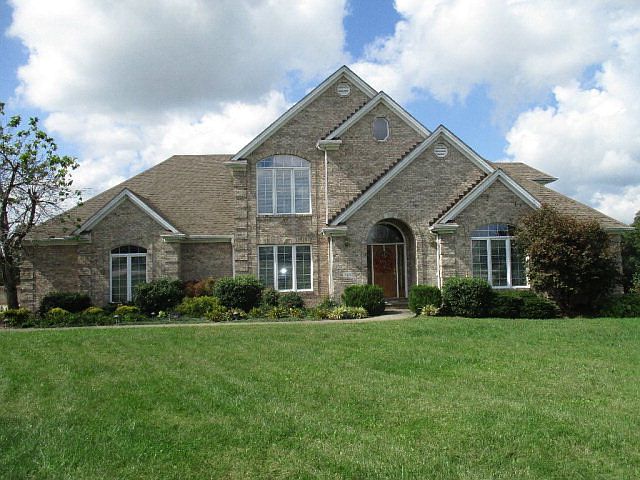 1st image of 218 Station Dr