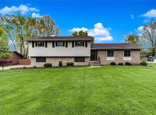 6145 Bellarmine Dr, North Royalton, OH 44133
