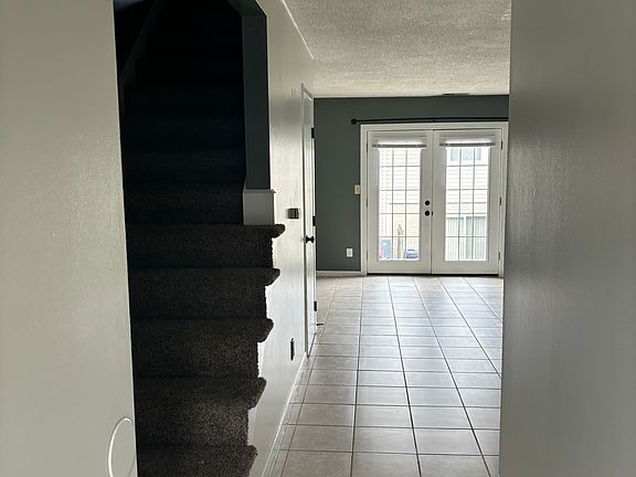 2nd image of 322 Windsor Park Dr