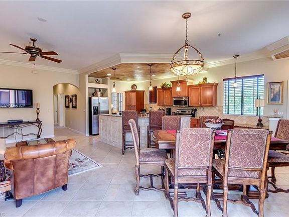 4th image of 8621 Piazza Del Lago Cir Unit 202