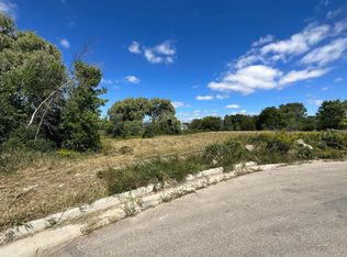 LT Eight Upland Ridge Pkwy, New Berlin, WI 53151