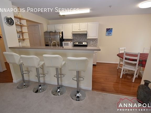 4th image of 2016 Gov Thomas Bladen Way APT 204