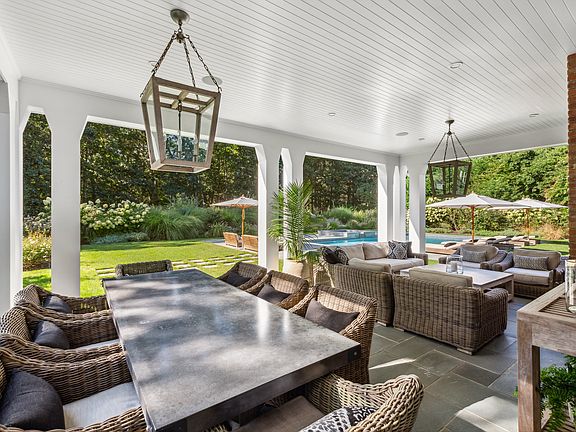 4th image of 16 Old Orchard Ln