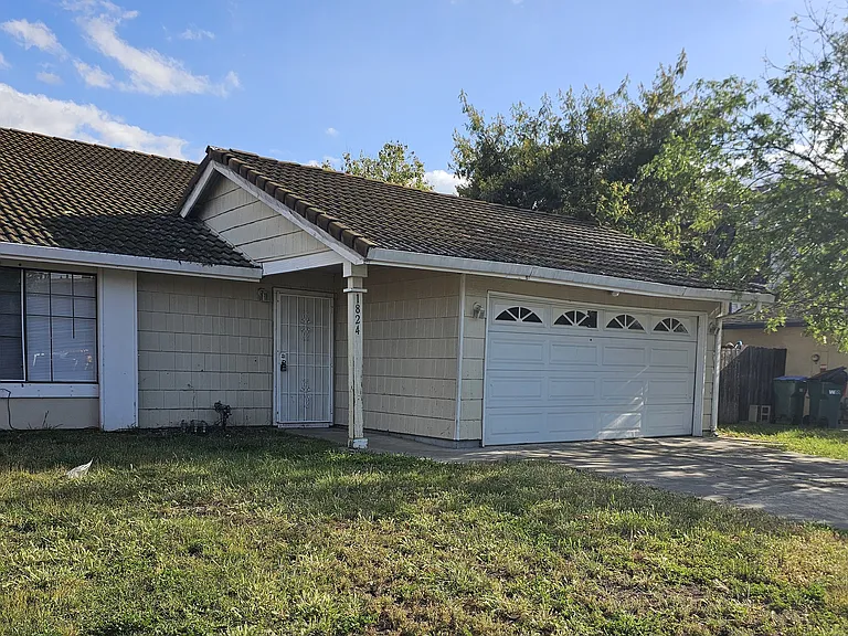 1824 Chambord Dr — Photo 1