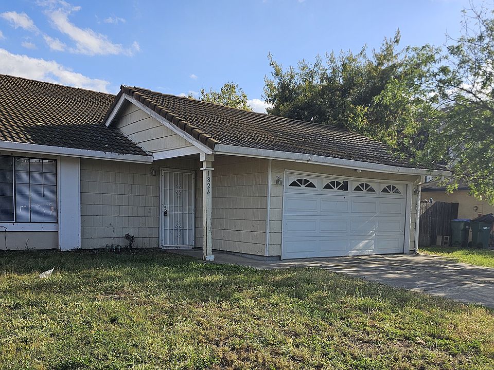 1st image of 1824 Chambord Dr