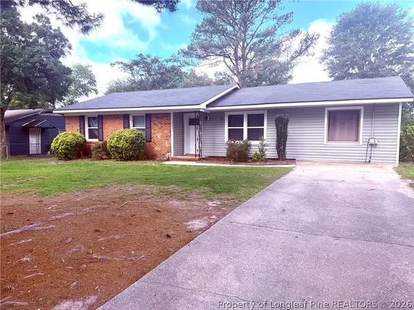 6537 Vineyard Dr, Fayetteville, NC 28304