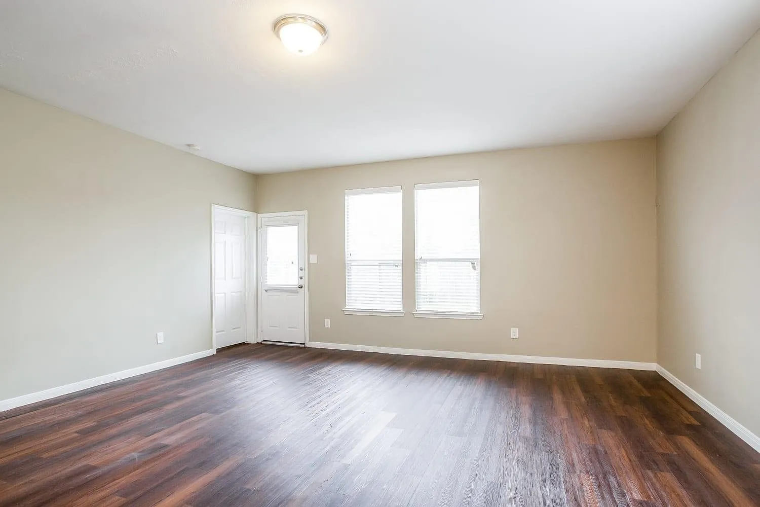 4 bed, 2.5 bath, 2545 sqft, $1,795 — Photo 2