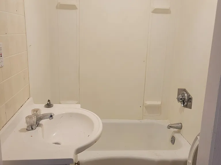 293 Grove Ave #2 — Photo 10