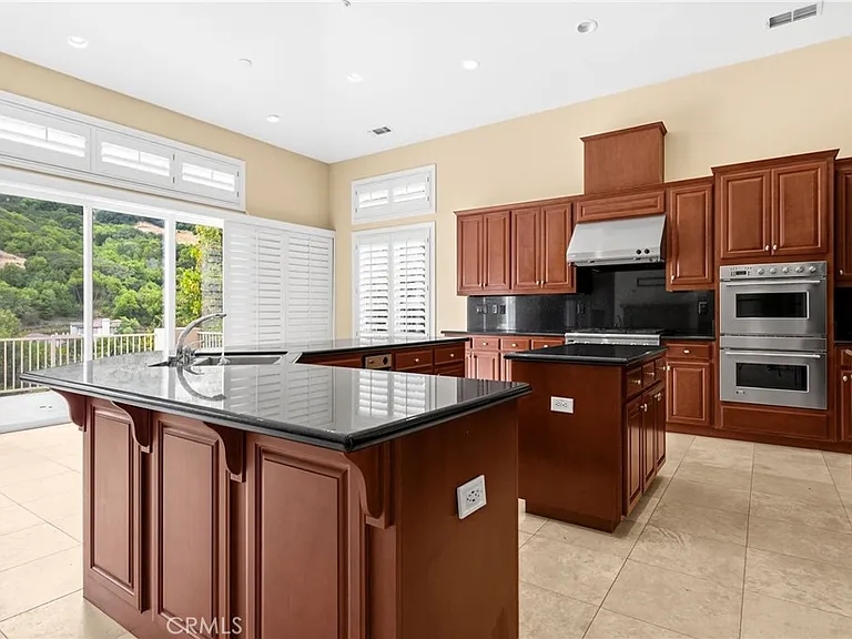 309 Whitcliff Ct — Photo 17