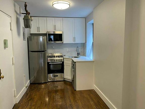 2nd image of 137 E 110th St APT 5FE