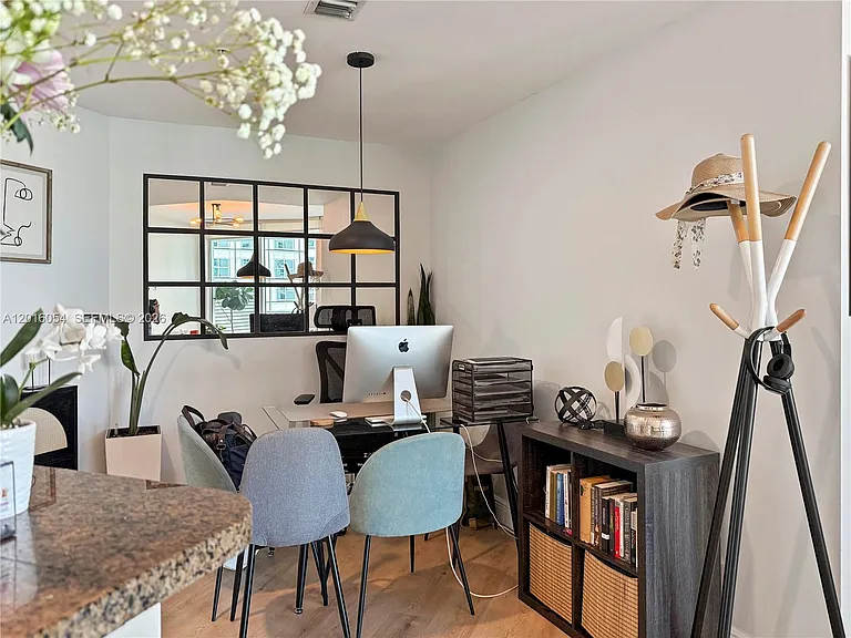 300 S Biscayne Blvd #T-1705 — Photo 5