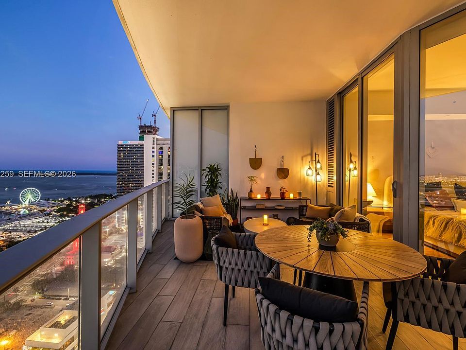 1st image of 851 NE 1st Ave #3403