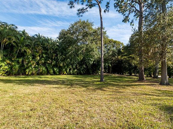 3rd image of 1647 Hobbit Rd