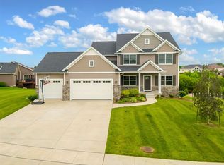 6095 Caspian Ct, Bettendorf, IA 52722