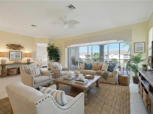 5025 Blauvelt WAY #202, NAPLES, FL 34105