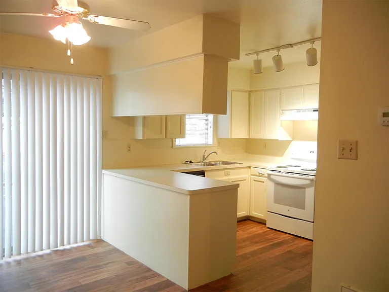 705 S Jackson St #11 — Photo 1