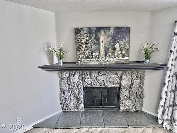 5th image of 913 Rockview Dr Unit 201