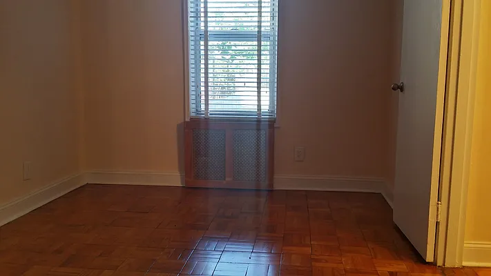 Rented by Realty Queens LLC | media 15