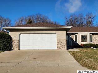 2212 14th Ave N, Clear Lake, IA 50428