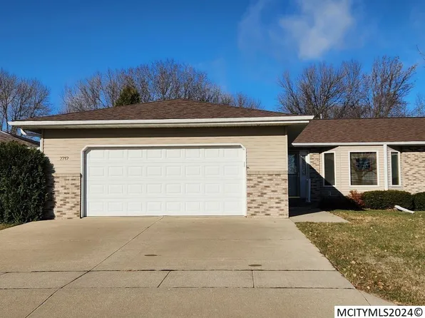 2212 14th Ave N, Clear Lake, IA 50428