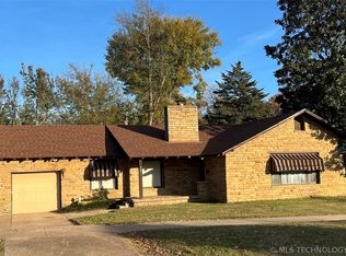 905 N Garfield Ave, Sand Springs, OK 74063