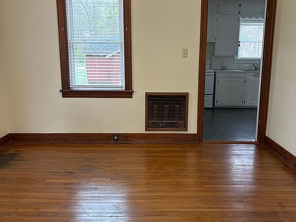 4th image of 1814 S Highland Ave
