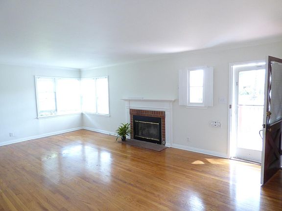 4th image of 4465 Matilija Ave