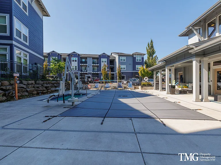 Northbrook Village — Photo 37